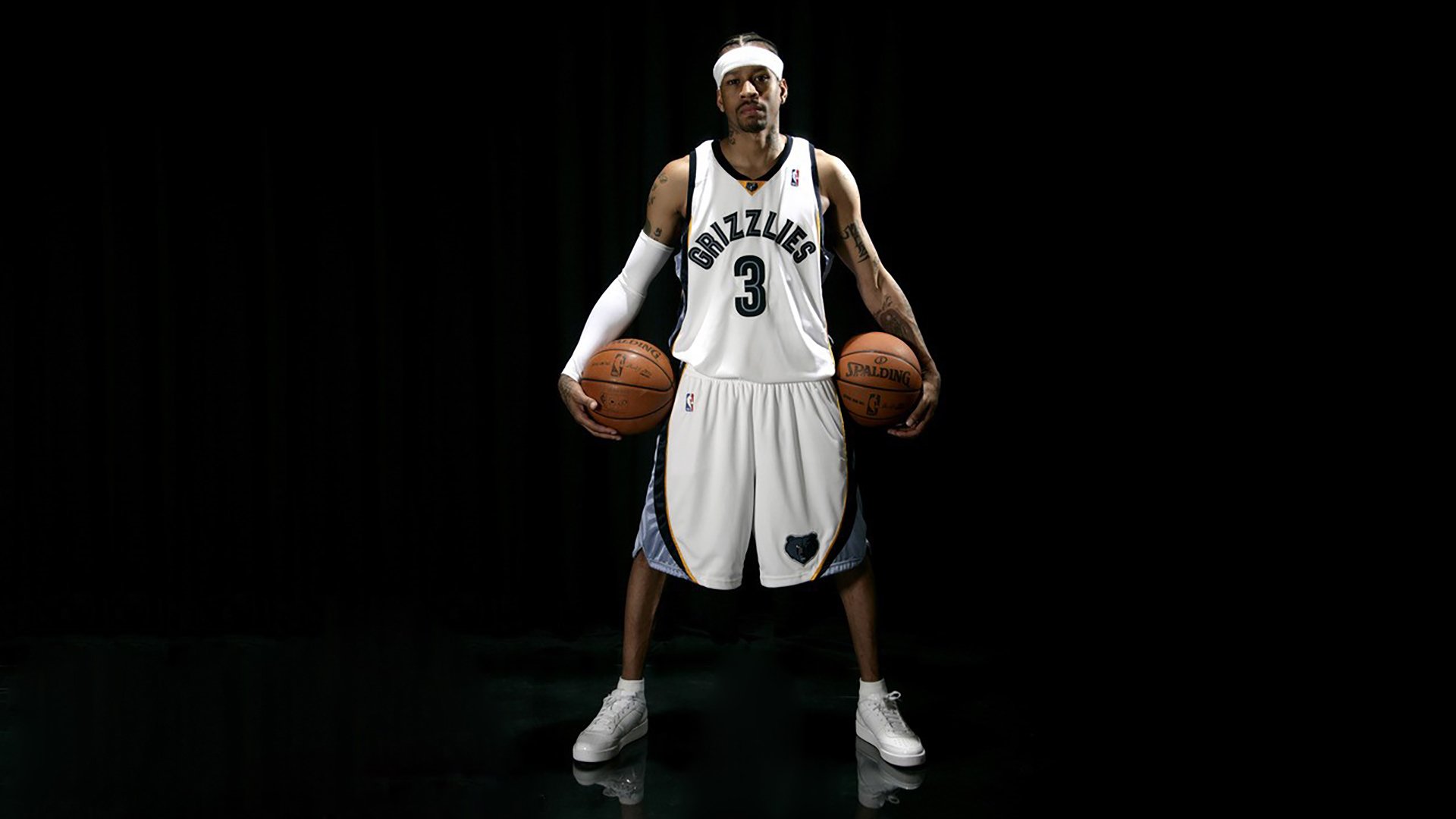 钻石联赛八强战对决在即！曼联演练定位球，达拉斯独行侠密集防守应对